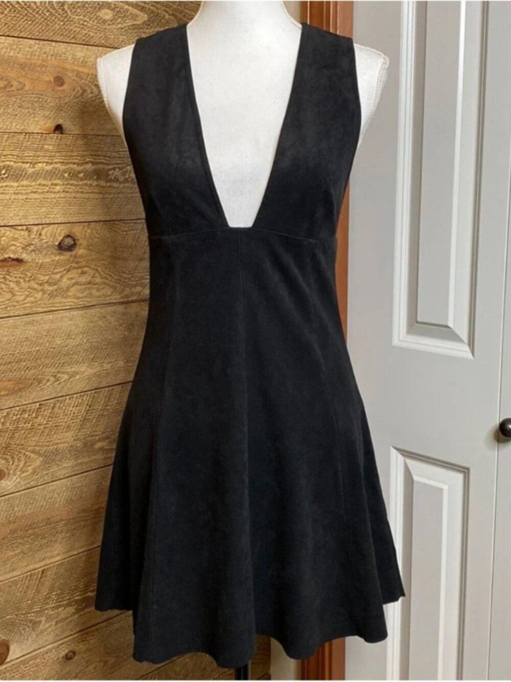 Aritzia Wilfred black Montbrun deep plunge dress